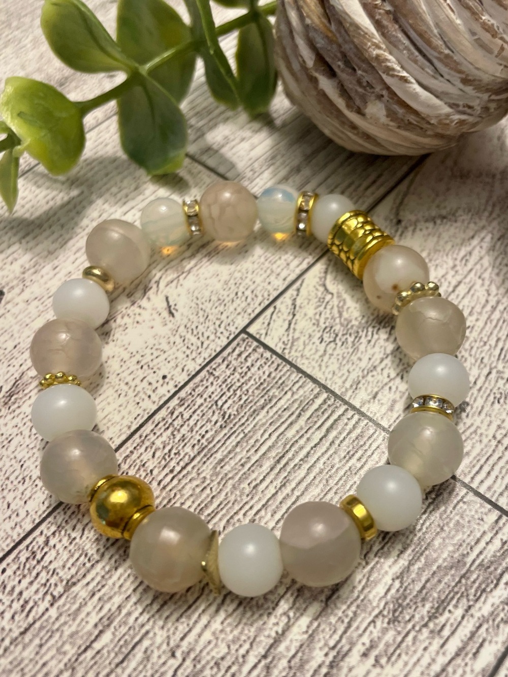 White Jade and Agate Neutral 8mm Gemstone Bracelet, stretch Gold Accented
